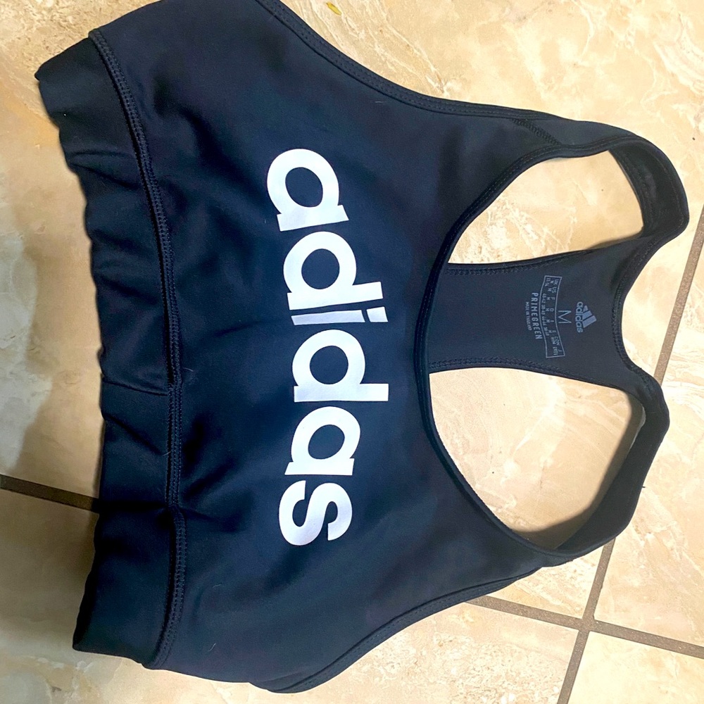Black ardidas sports bra size M